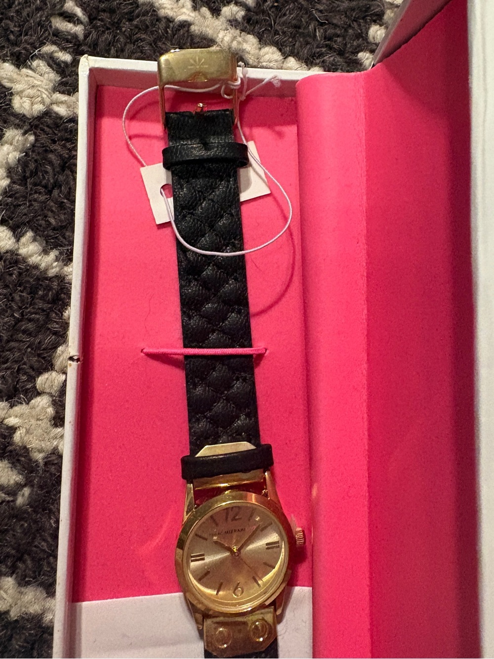 NIB!! Issac Mizrahi Stainless Steel Black and Gold Women’s Wrist Watch - Picture 4 of 8